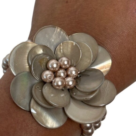 Floral & Creamy Pearl Multiple Strand Stretch Bracelet Statement Piece Elegant - Picture 1 of 4